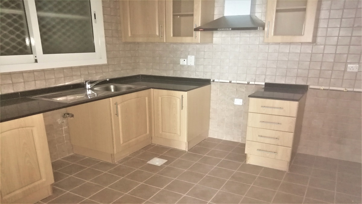 1 Bedroom / Unfurnished / 1 – 4 Cheques / 1 x Parking